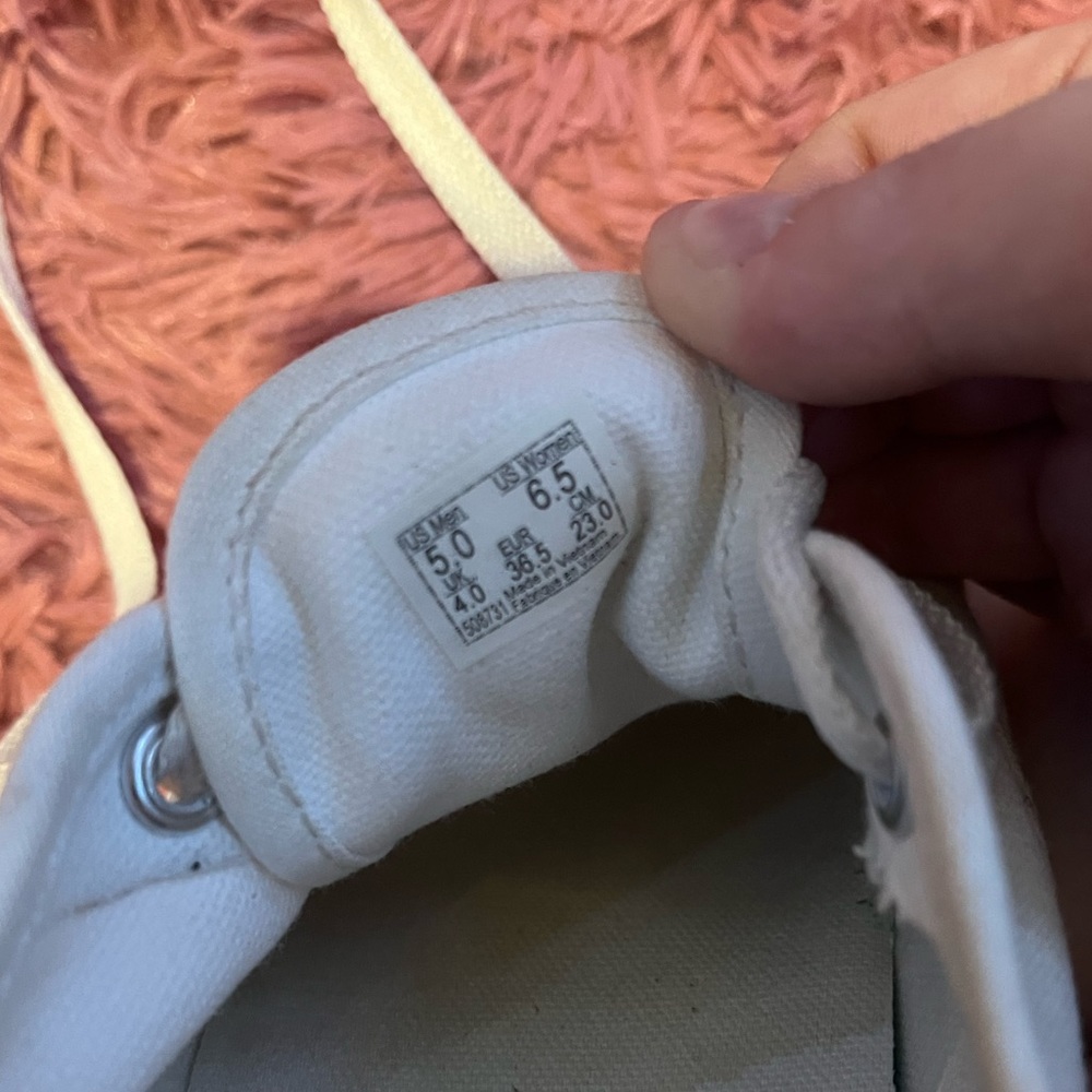 white lace up vans - Picture 6 of 7